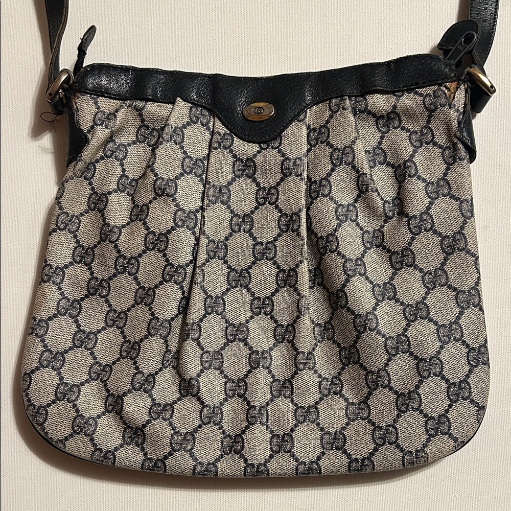 Vintage Gucci Black and Tan Patterned Shoulder Bag